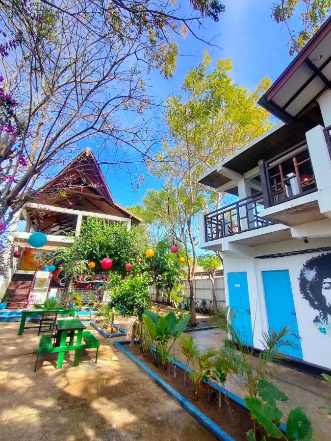 Gili Beach Bum Hostel Gili Trawangan Exterior foto